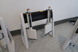Stativ med 2 stk. pipetter SARTORIUS