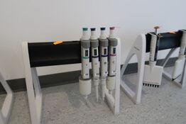 Stativ med 4 stk. pipetter EPPENDORF