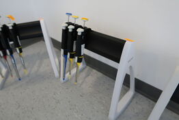 Stativ med 3 stk. pipetter VWR