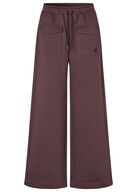 Jasmina BAUM UND PFERDGARTEN Str.: S