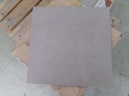 36 stk. klinker 30 x 30 cm, lys grå