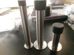 29 stk. møbelben/dørstoppere