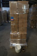 Palle med stort parti krukker