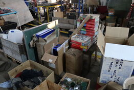 Div. Bøger, plastikkasser m.m.