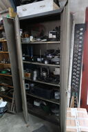 Skab med div. Værktøj og reservedele