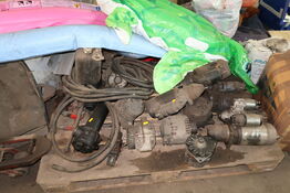 Palle med div. reservedele