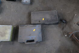 2 stk. kasser med specialværktøj