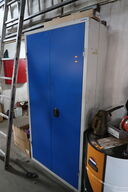 Stålskab med div. Plejemidler m.m.