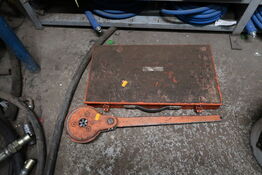 Specialværktøj samt sortimentskasse med indhold