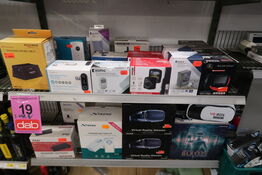 Stort parti elektronik - tøm 2 hylder 