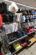 Tøm 2 fag med handelsvarer 