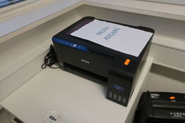 Printer EPSON ET-2711 samt makulator REXEL ALPHA 