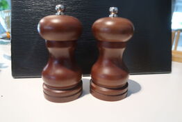 Salt- og peberkværn COLE & MASON