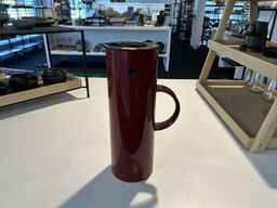 Termokande warm maroon 1 ltr EM77 Stelton (Udstillingsmodel)