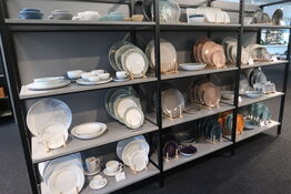 137 stk. tallerkener, kopper, skåle, kander m.m. CHURCHILL