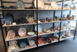 123 stk. tallerkener, kopper, skåle, kander m.m. i stentøj