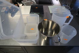 Plastkantiner og målekander