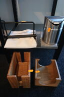 Servietholdere og askebæger