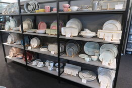 165 stk. tallerkener, kopper, skåle, kander m.m. CHURCHILL