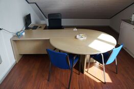 Skrivebord inkl. Skærm og stol 