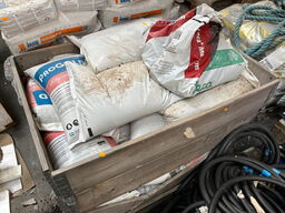 1 Palle med Assortert Byggematrialer