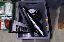 Kasse med div. Mus og tastaturer APPLE m.fl.