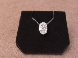 14 kt. Hvidguldhalskæde med 4.01 ct. Briliantsleben Diamant