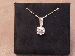 14 kt. Guldhalskæde med 2.04 ct. Briliantsleben Diamant