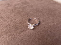 14 kt. Hvidguldring med 1.80 ct. Briliantsleben Diamant