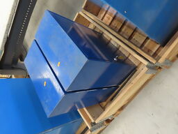 2 stk. værktøjsskabe