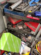 Rullevogn med diverse værktøj.