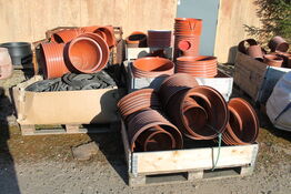8 paller med 400 mm kloakfittings + 1 palle diverse ubrugt (uden paller)