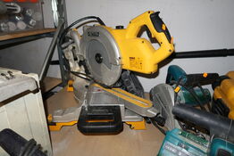 Kap/geringssav DEWALT DWS788-QS