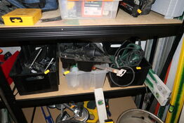 1 stk. hylde med div. Håndværktøj m.m.