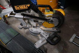 Kap/geringssav DEWALT DCS365