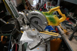 Kap/geringssav DEWALT DWS788-QS