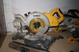 Kap/geringssav DEWALT DCS778