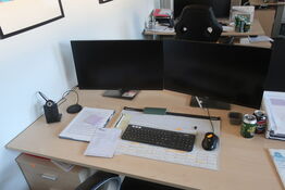 2 stk. monitor DELL P2719H, mus, tastatur og headset