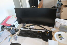 Monitor AOC 34G2X, mus, tastatur, headset