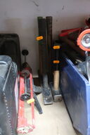 Diverse hamre samt fugepisol 