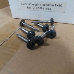 Byggematerialer, varepartier, hus og have mv.