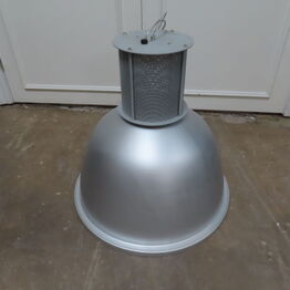 Byggematerialer, varepartier, hus og have mv.