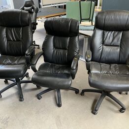 "LYNAUKTION" Skriveborde, gamle skabe m.m - Sorø