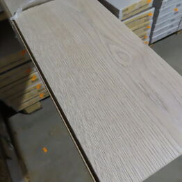 Overskud af Laminat- og parketgulve - Give