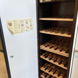 Overskud fra Hvid-El Vinkøleskabe og hvidevarer