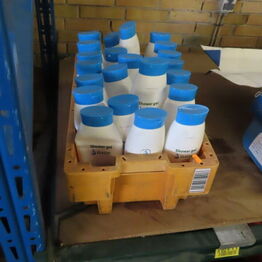 Oprydningsauktion hos maskinhandler *Robotsvejser - Svejseværk - Saksebord - Traktor*