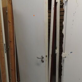 Oprydningsauktion hos maskinhandler *Robotsvejser - Svejseværk - Saksebord - Traktor*