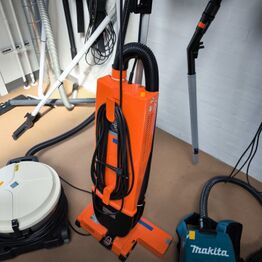 Amu Vest *Del 8 - Lastbiler, kassevogn, værktøj.