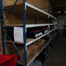 Vestsjællands Autodele ApS *Holbæk - Del 2 - Butiksinventar - Lagerreoler - Gaffeltruck m.m.*