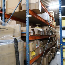 Vestsjællands Autodele ApS *Holbæk - Del 2 - Butiksinventar - Lagerreoler - Gaffeltruck m.m.*